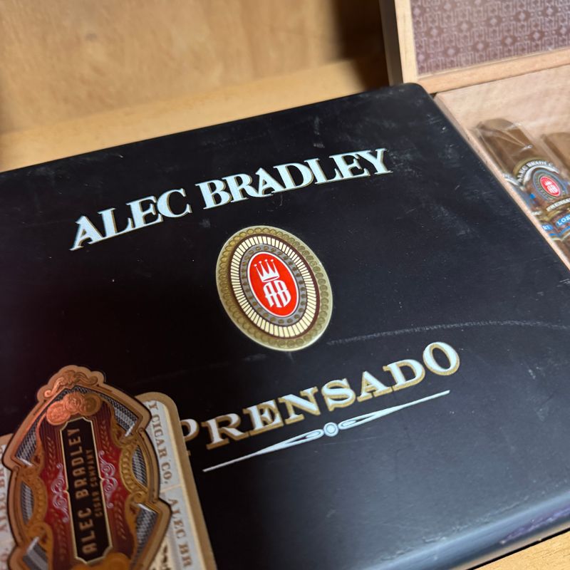Alec Bradley Prensado Corona Gorda (pk/5)