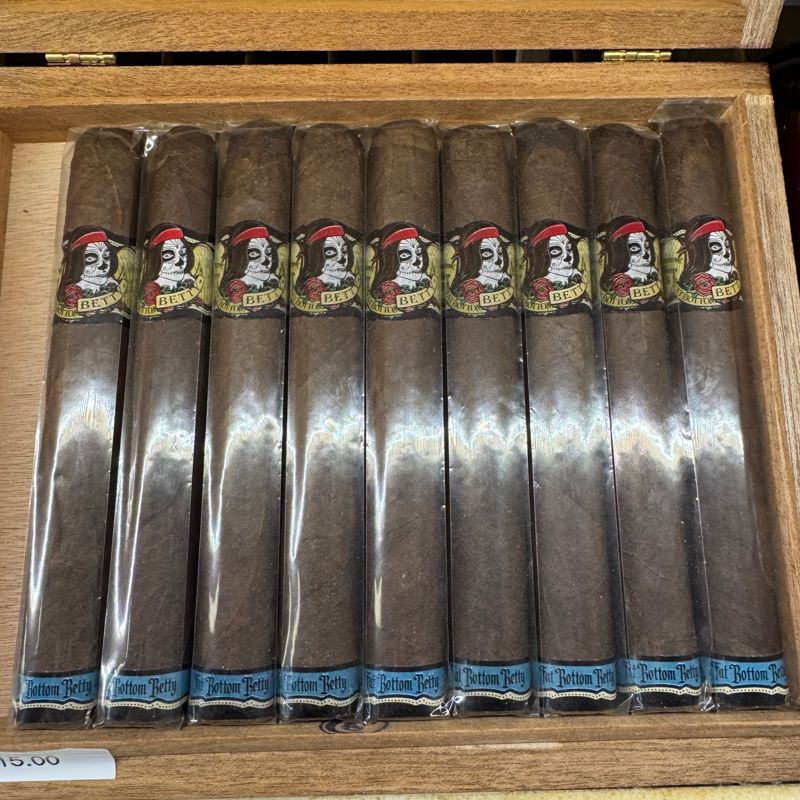 Deadwood Tobacco Fat Bottom Betty by Drew Estate Fat Bottom Betty Robusto (pk/5)