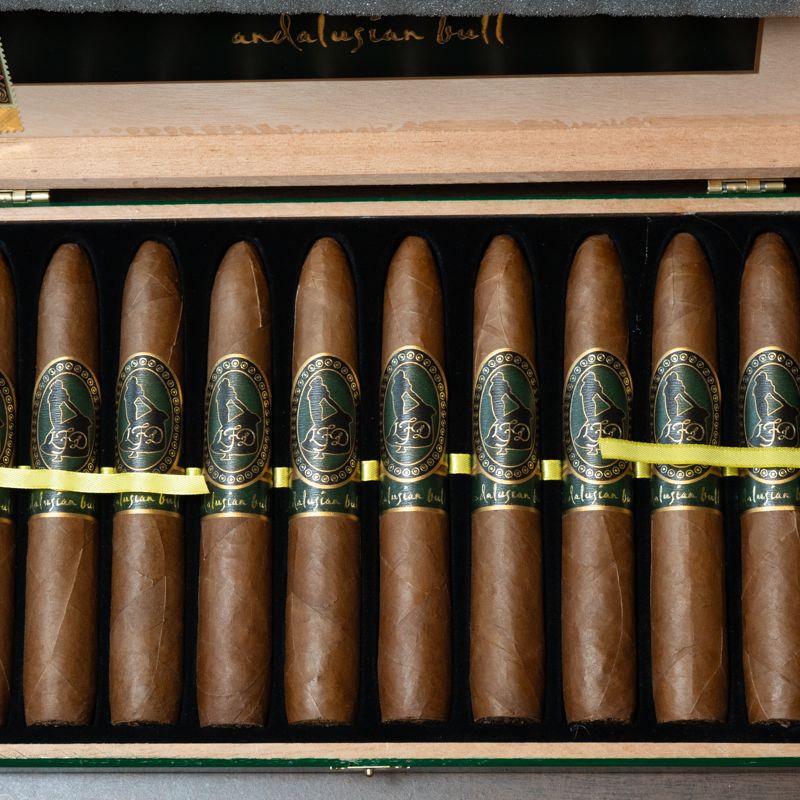 La Flor Dominicana Andalusian Bull Figurado (bx/10)