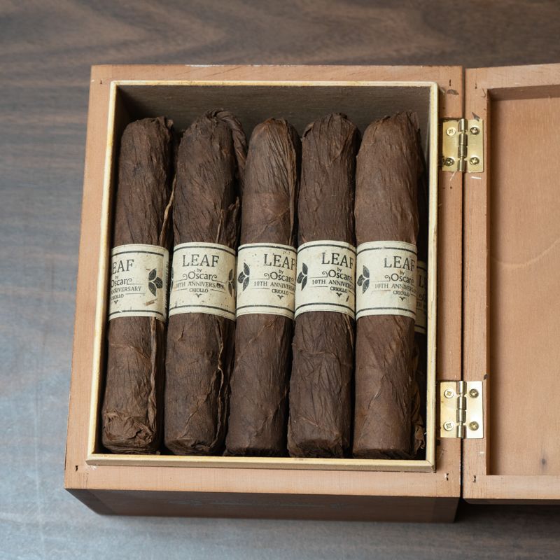 Leaf By Oscar 10th Anniversary Criollo Toro (bx/20 single)