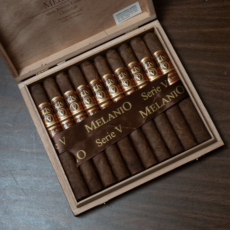 Oliva Serie V Melanio Petit Corona (pk/5)