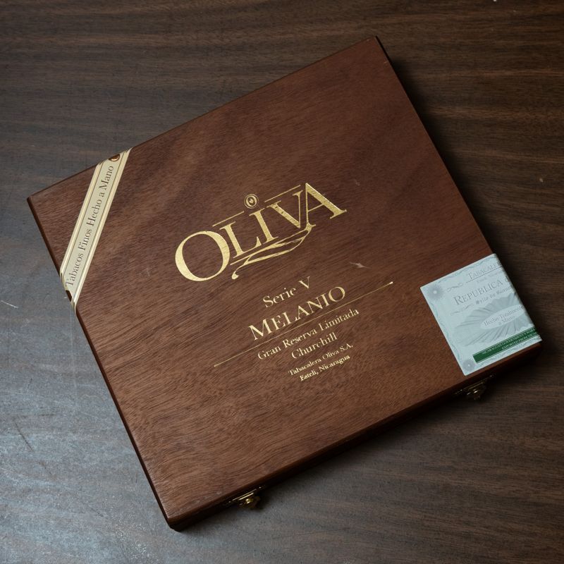 Oliva Serie V Melanio Petit Corona (pk/5)