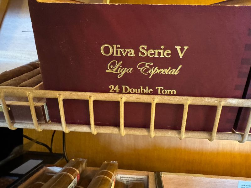 Oliva Serie V Melanio Maduro Figurado (bx/10)