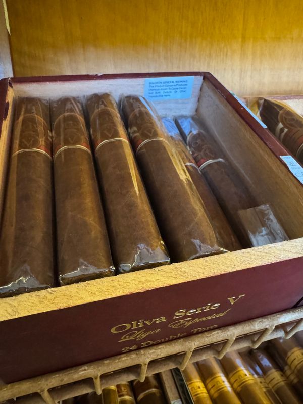 Oliva Serie V Melanio Maduro Figurado (bx/10)