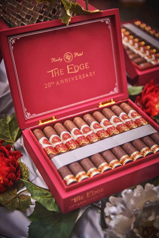 Rocky Patel The Edge 20th Anniversary Robusto (pk/5)
