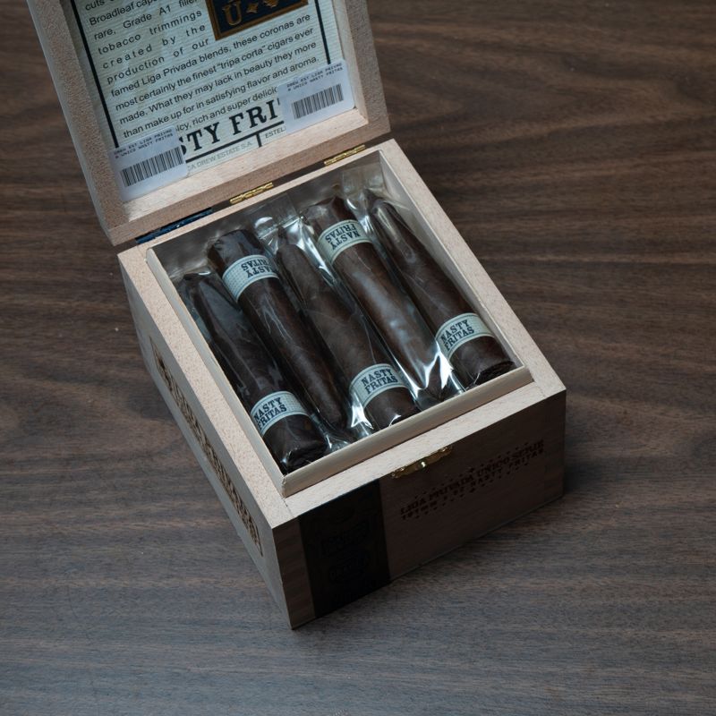 Liga Privada Unico Series by Drew Estate Papas Fritas (bx/25)