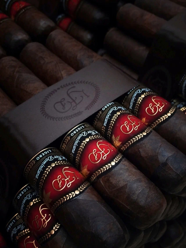 La Flor Dominicana Ligero L-300 (bx/24 single)