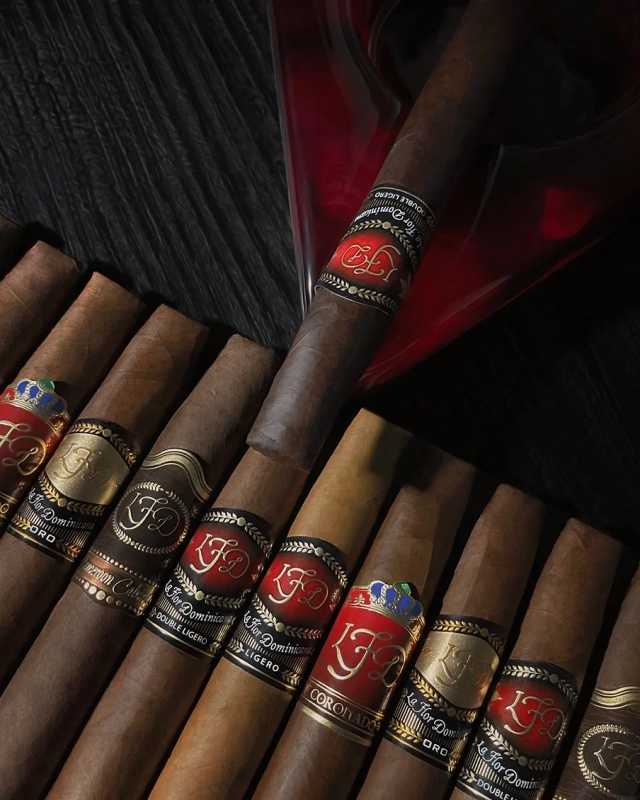 La Flor Dominicana Ligero Cabinet L-200 (bx/24 single)
