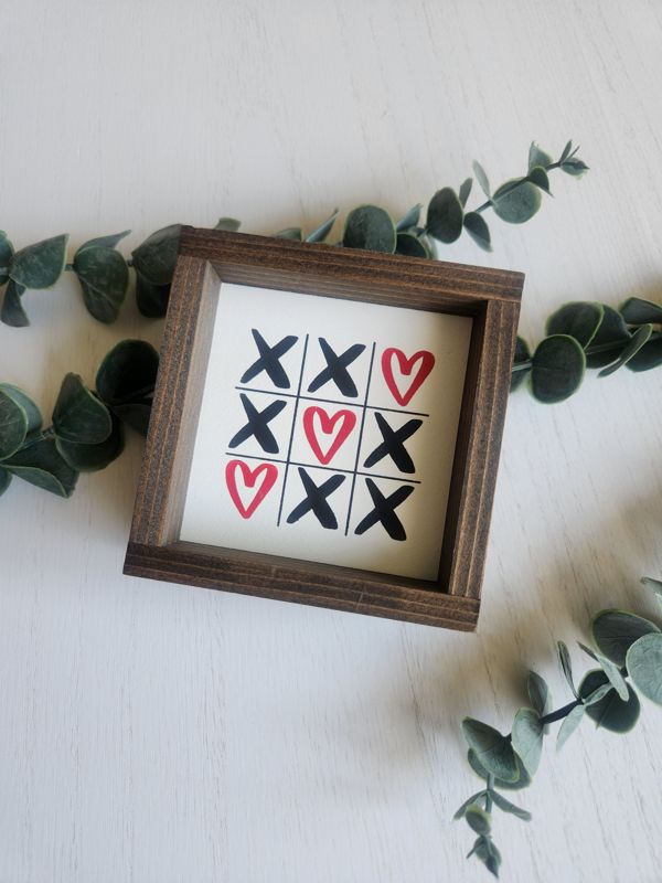 XOXO Tic Tac Toe Sign