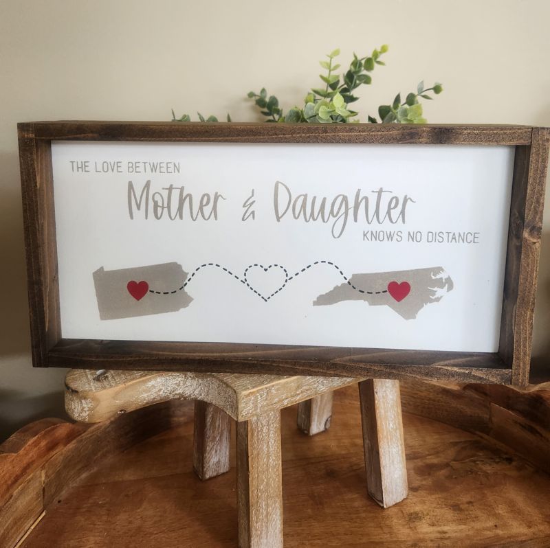 Love Knows No Distance - State to State Sign