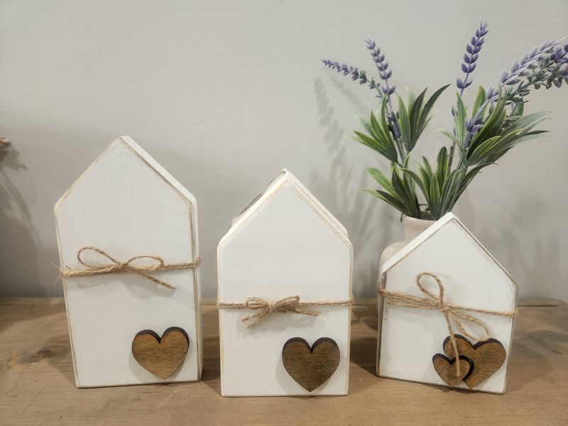 WHITE FREE STANDING WOOD MEDIUM HEIGHT HOUSE - MOVING SALE