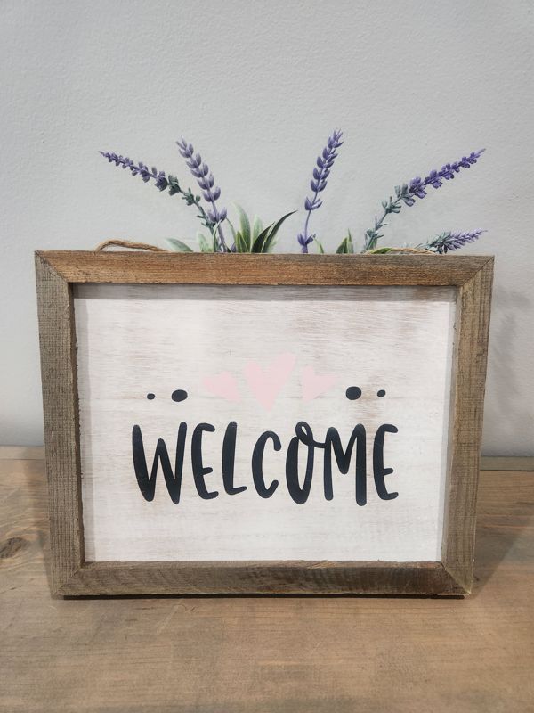 WELCOME SIGN WITH 3 HEARTS