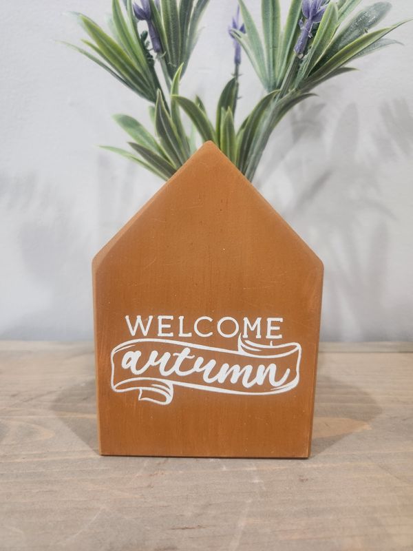 WELCOME AUTUMN BROWN HOUSE