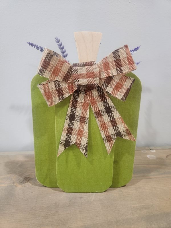 LARGE LIGHTER GREEN PUMPKIN