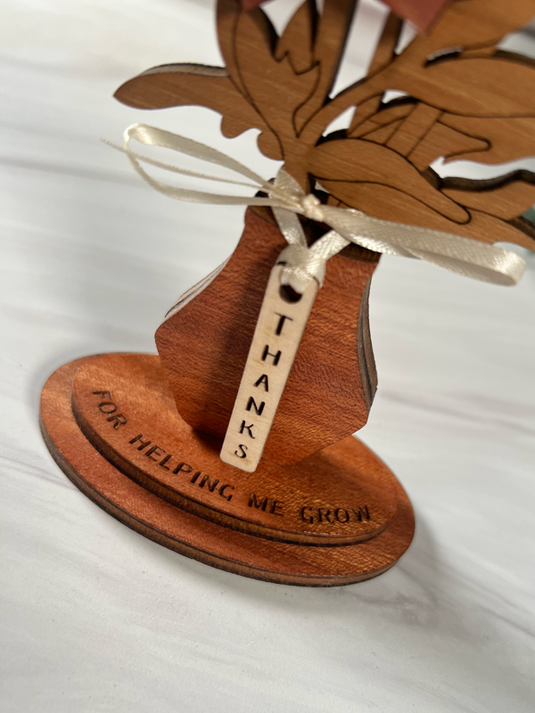 Handcrafted Wooden Floral Bouquets โ Eternal Beauty in Roses, Lilies, and More! Personalized Tags, Custom Colors, and Unforgettable Gifts