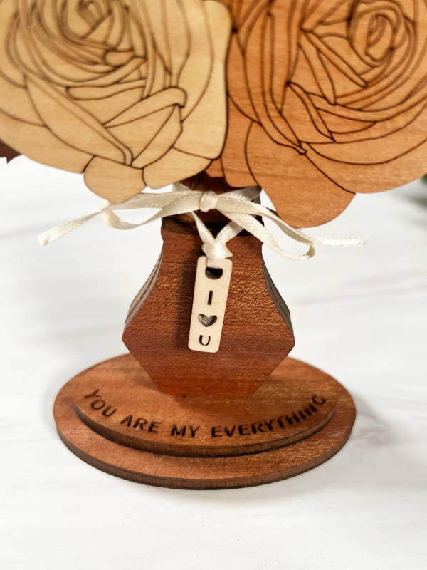 Handcrafted Wooden Floral Bouquets โ Eternal Beauty in Roses, Lilies, and More! Personalized Tags, Custom Colors, and Unforgettable Gifts