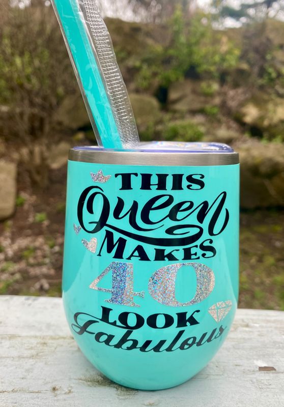 This Queen Makes 40 Look Fabulous Wine Tumbler