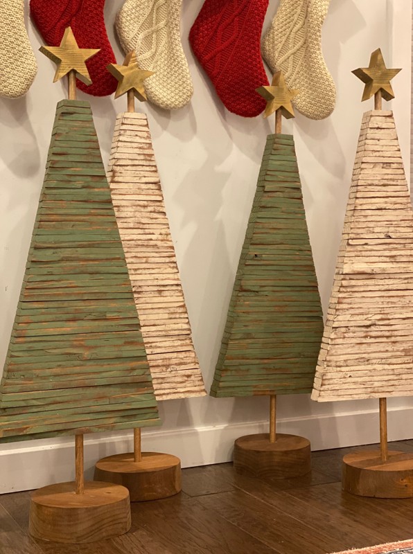 Spiral Christmas Tree (Small Tree - 20" Distressed White)