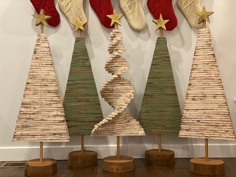 Spiral Christmas Tree (Small Tree - 20" Distressed White)