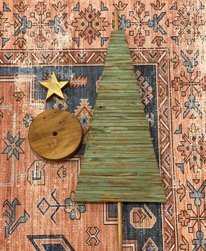 Spiral Christmas Tree (Small Tree - 20" Distressed White)